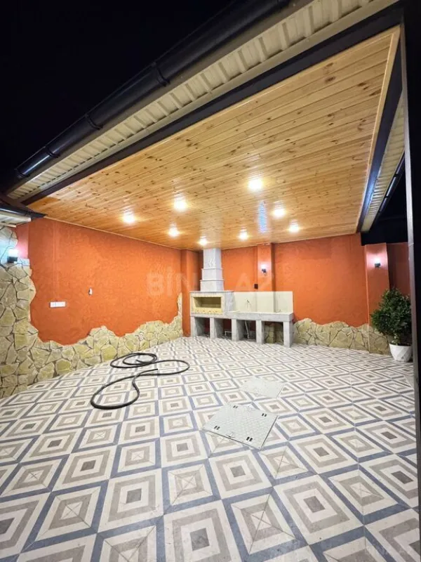 Satılır 4 otaqlı həyət evi 200 m²