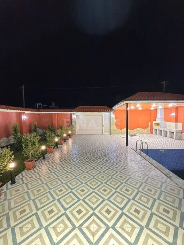 Satılır 4 otaqlı həyət evi 200 m²