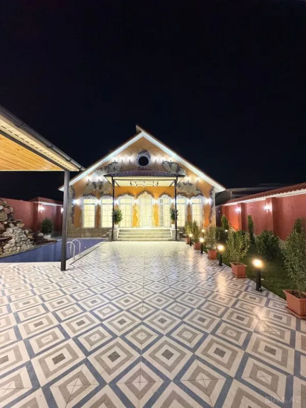 Satılır 4 otaqlı həyət evi 200 m²