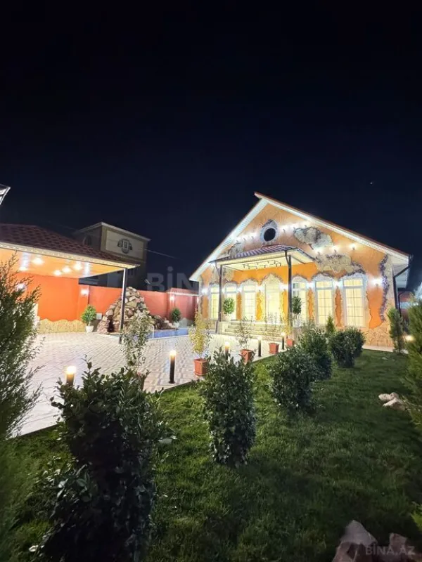 Satılır 4 otaqlı həyət evi 200 m²