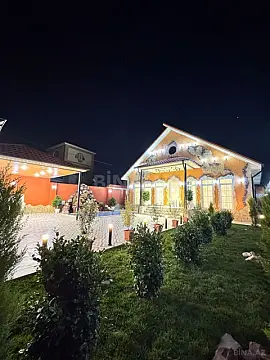 Satılır 4 otaqlı həyət evi 200 m²