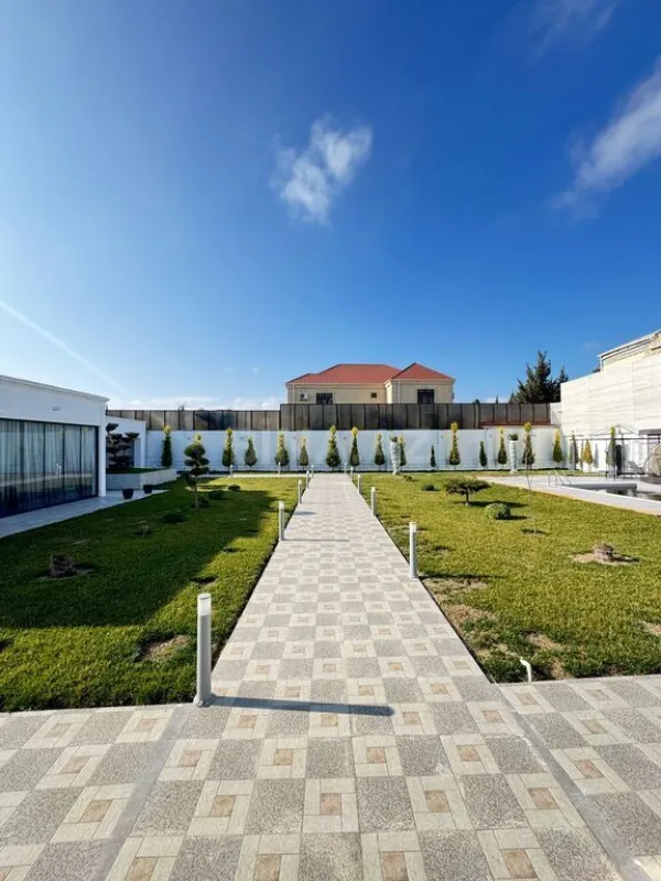 Satılır 5 otaqlı həyət evi 450 m²