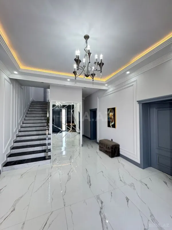 Satılır 5 otaqlı həyət evi 450 m²