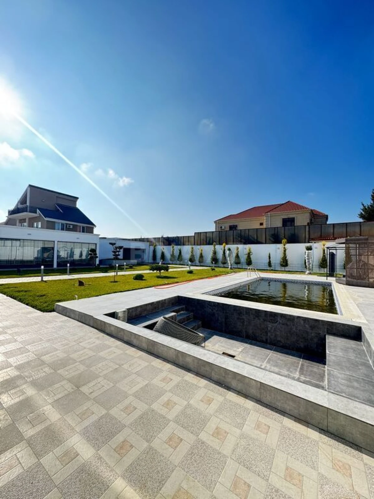 Satılır 5 otaqlı həyət evi 450 m²