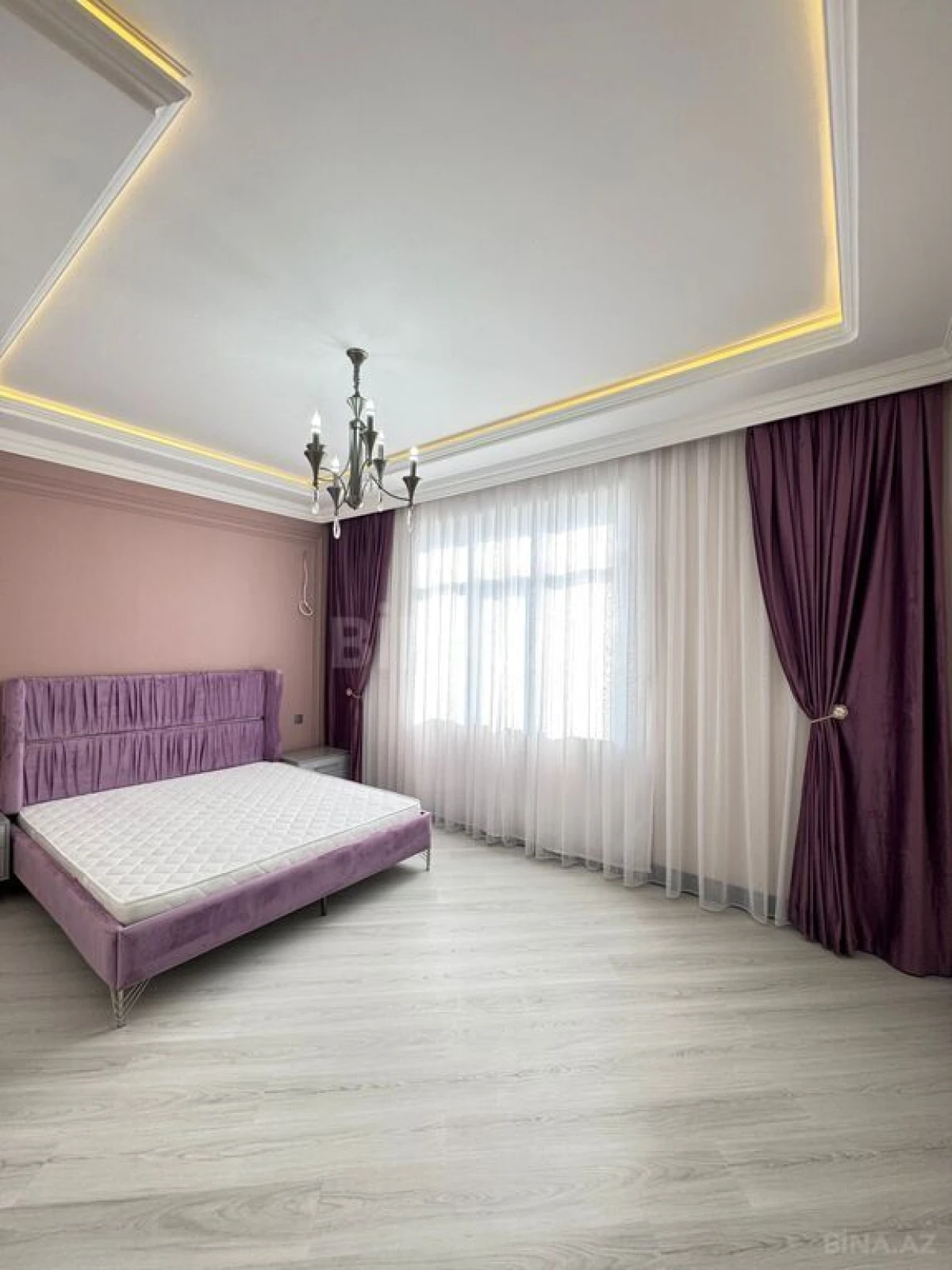 Satılır 5 otaqlı həyət evi 450 m²