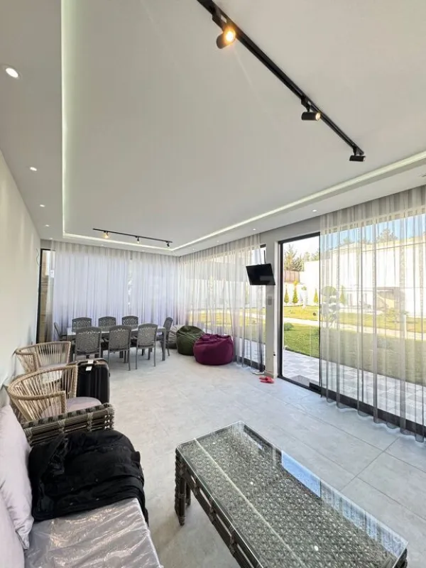 Satılır 5 otaqlı həyət evi 450 m²