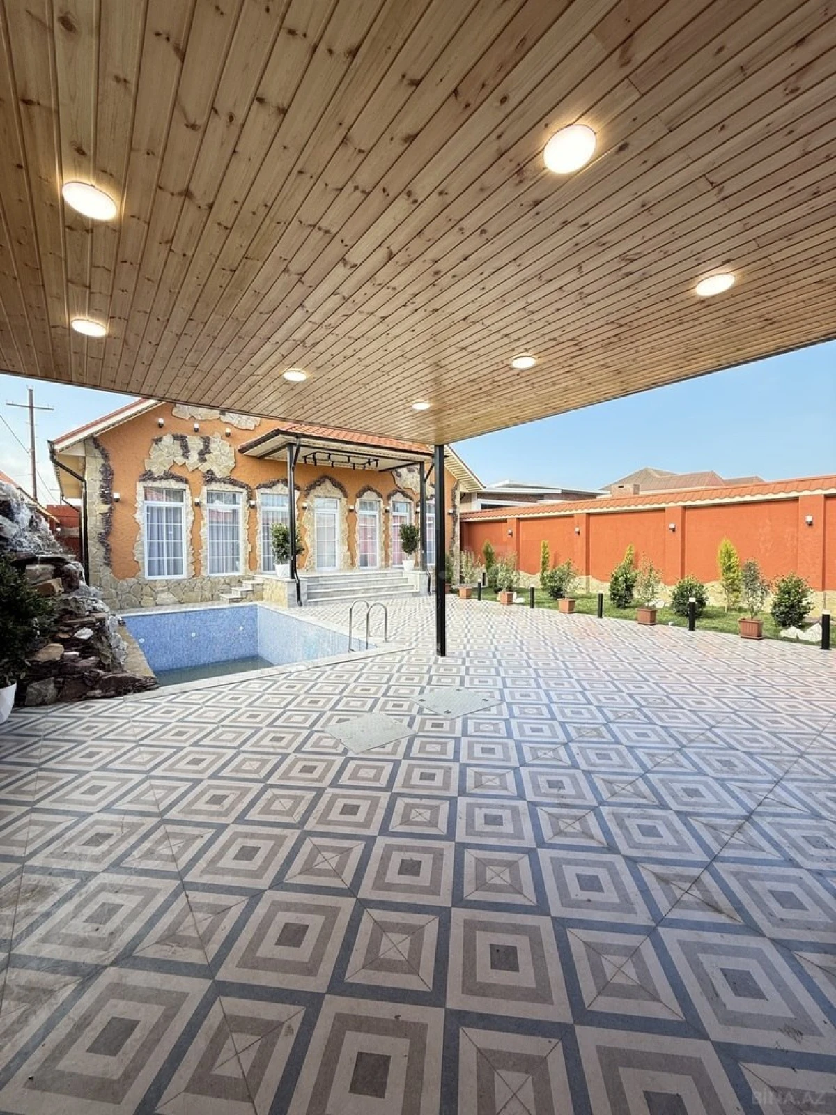 Satılır 4 otaqlı həyət evi 150 m²