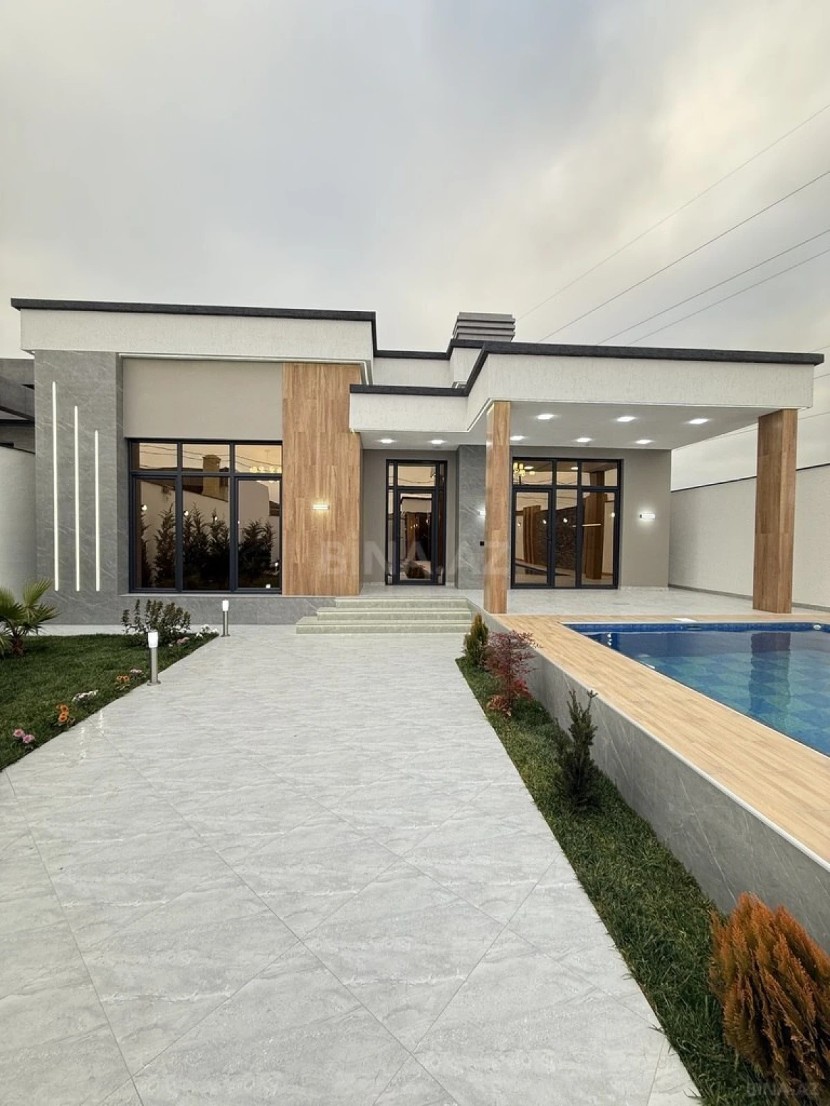 Satılır 4 otaqlı həyət evi 180 m²