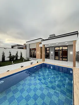 Satılır 4 otaqlı həyət evi 180 m²
