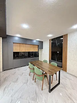 Satılır 4 otaqlı həyət evi 180 m²