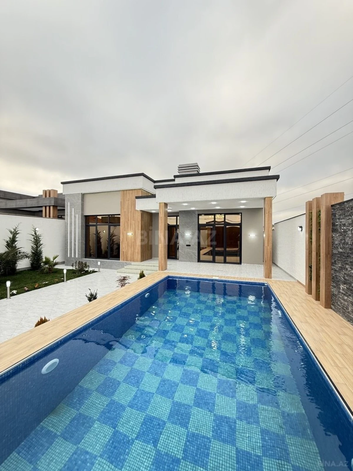 Satılır 4 otaqlı həyət evi 180 m²