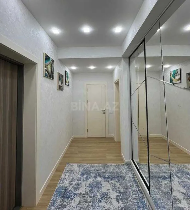 Satılır 2 otaqlı mənzil 83 m²