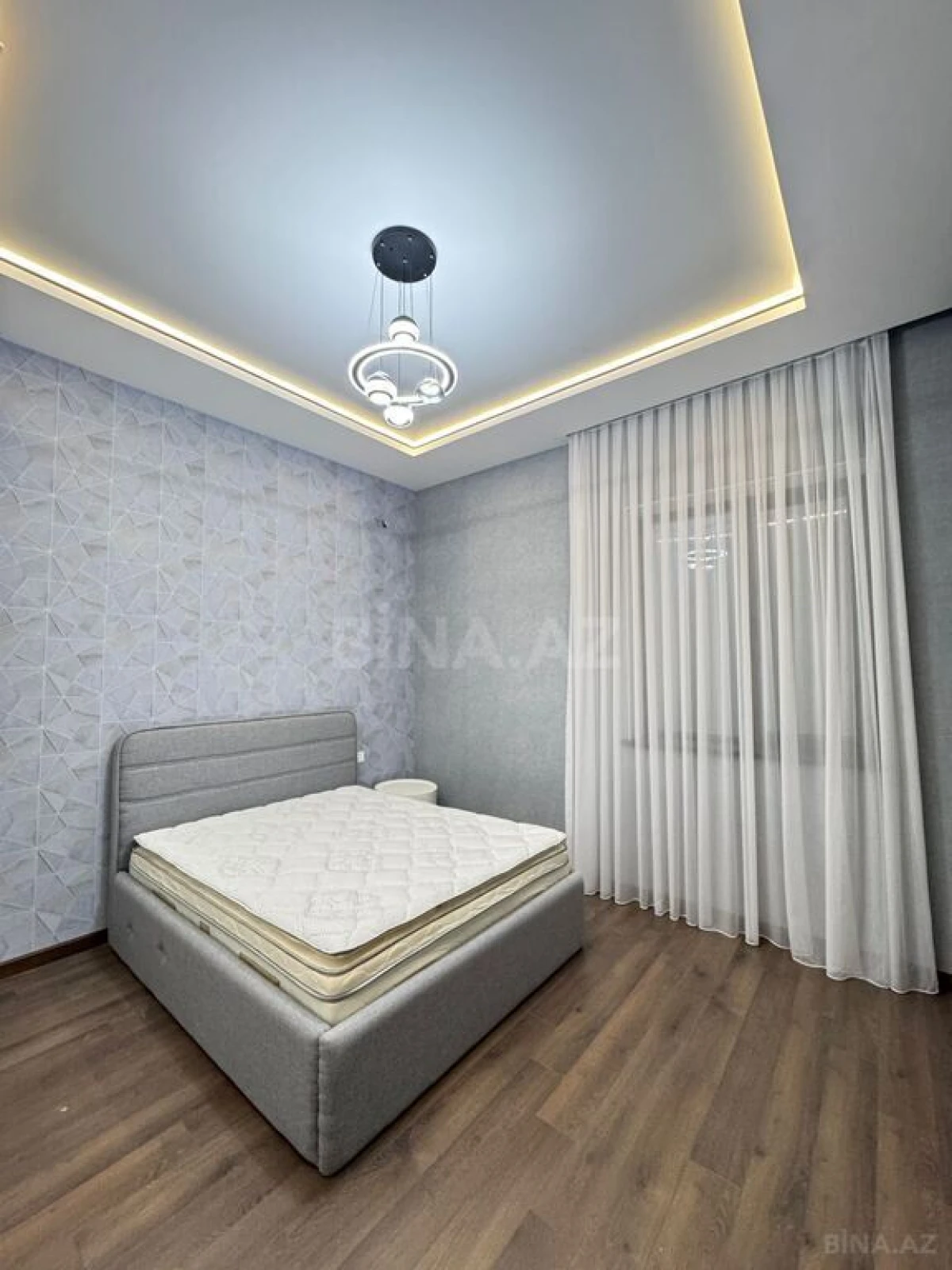 Satılır 5 otaqlı həyət evi 220 m²
