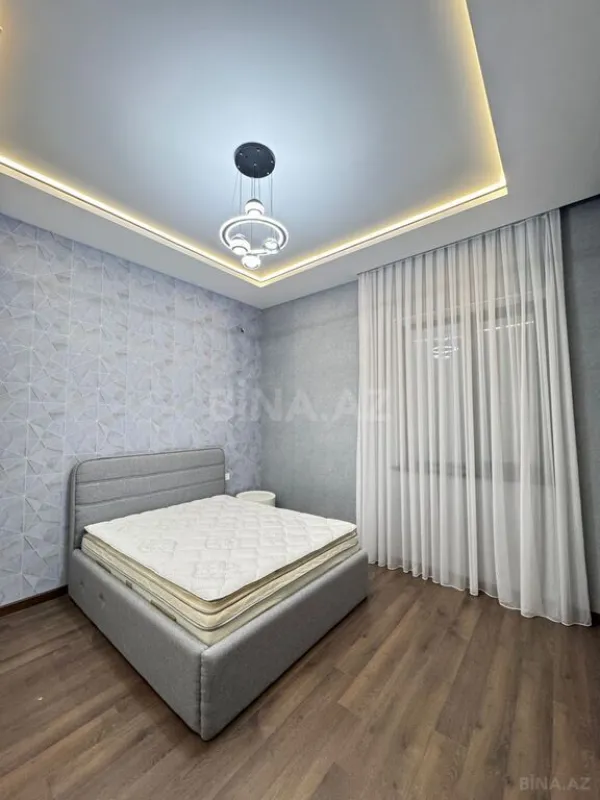 Satılır 5 otaqlı həyət evi 220 m²