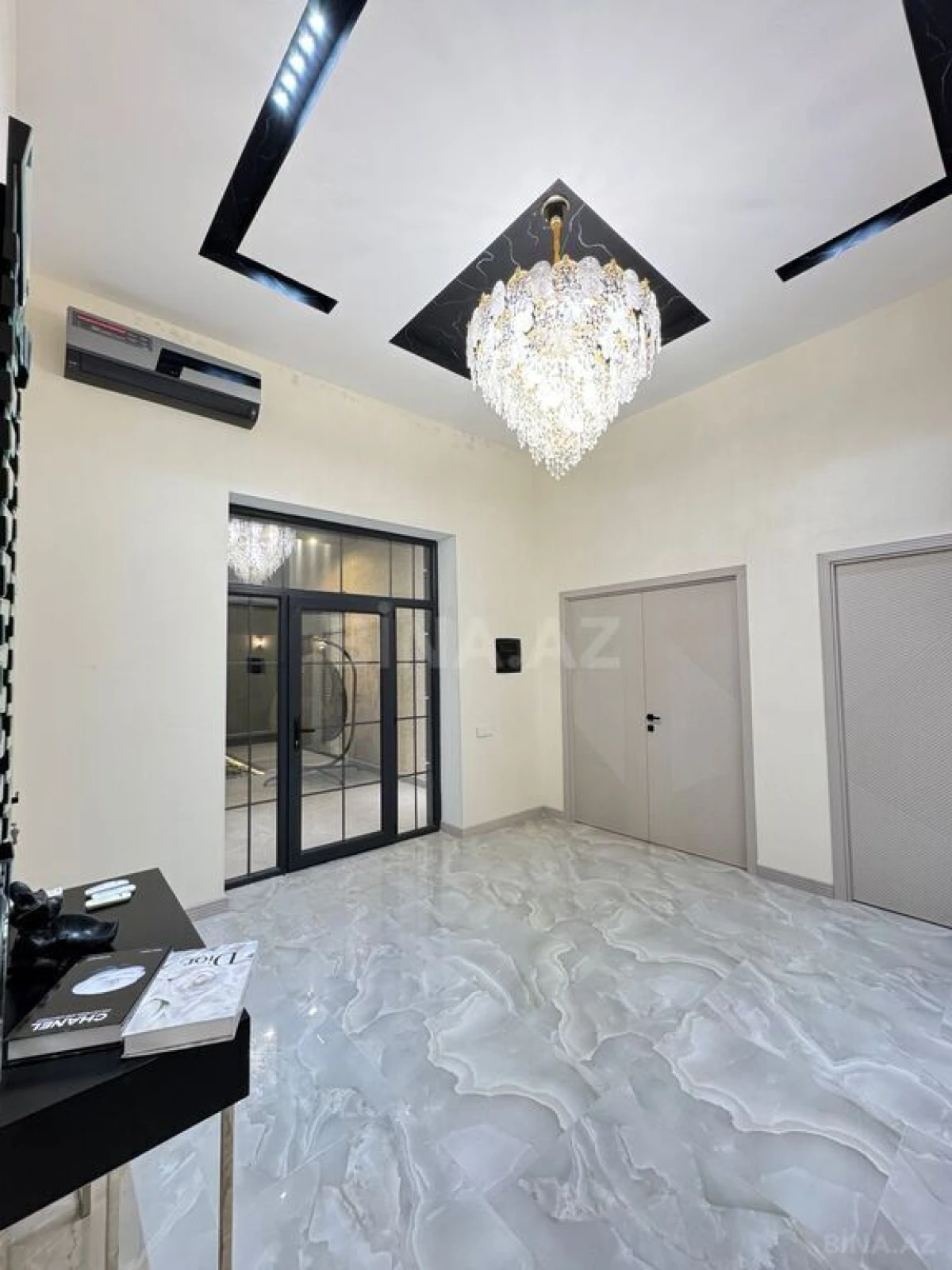 Satılır 5 otaqlı həyət evi 220 m²