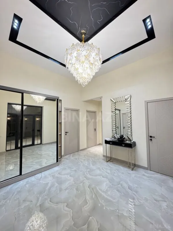 Satılır 5 otaqlı həyət evi 220 m²