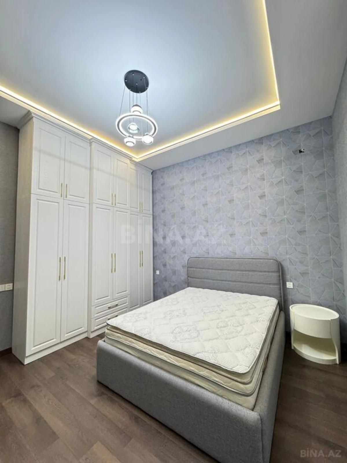 Satılır 5 otaqlı həyət evi 220 m²