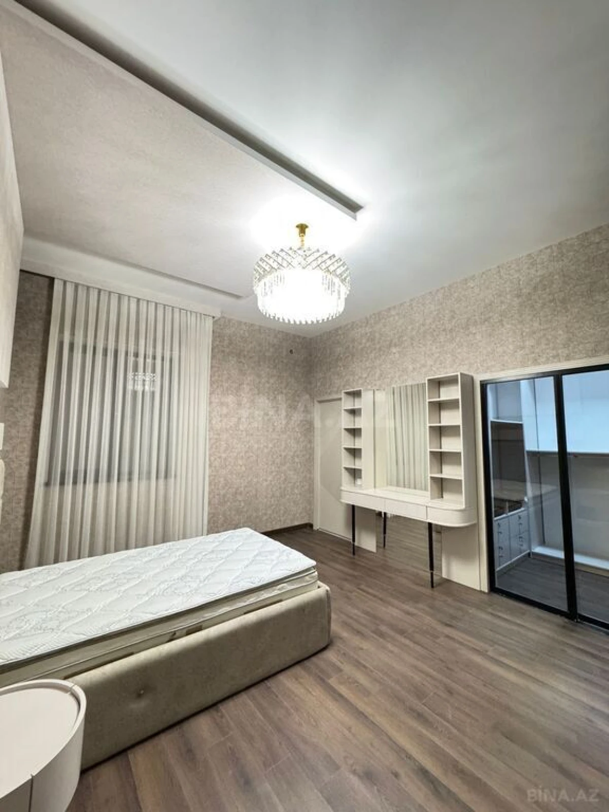 Satılır 5 otaqlı həyət evi 220 m²