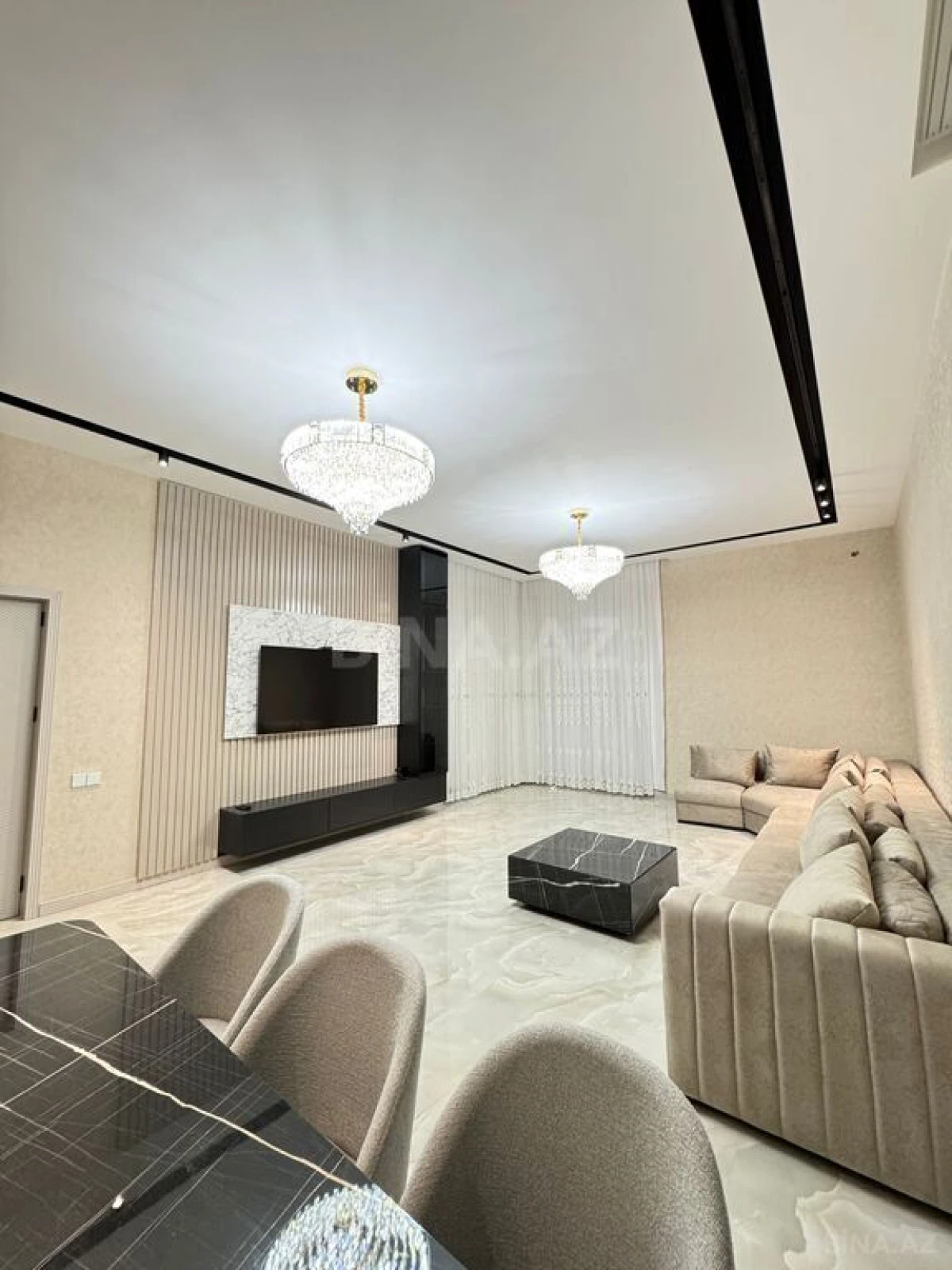 Satılır 5 otaqlı həyət evi 220 m²
