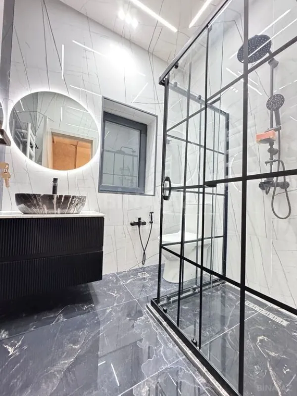 Satılır 5 otaqlı həyət evi 220 m²