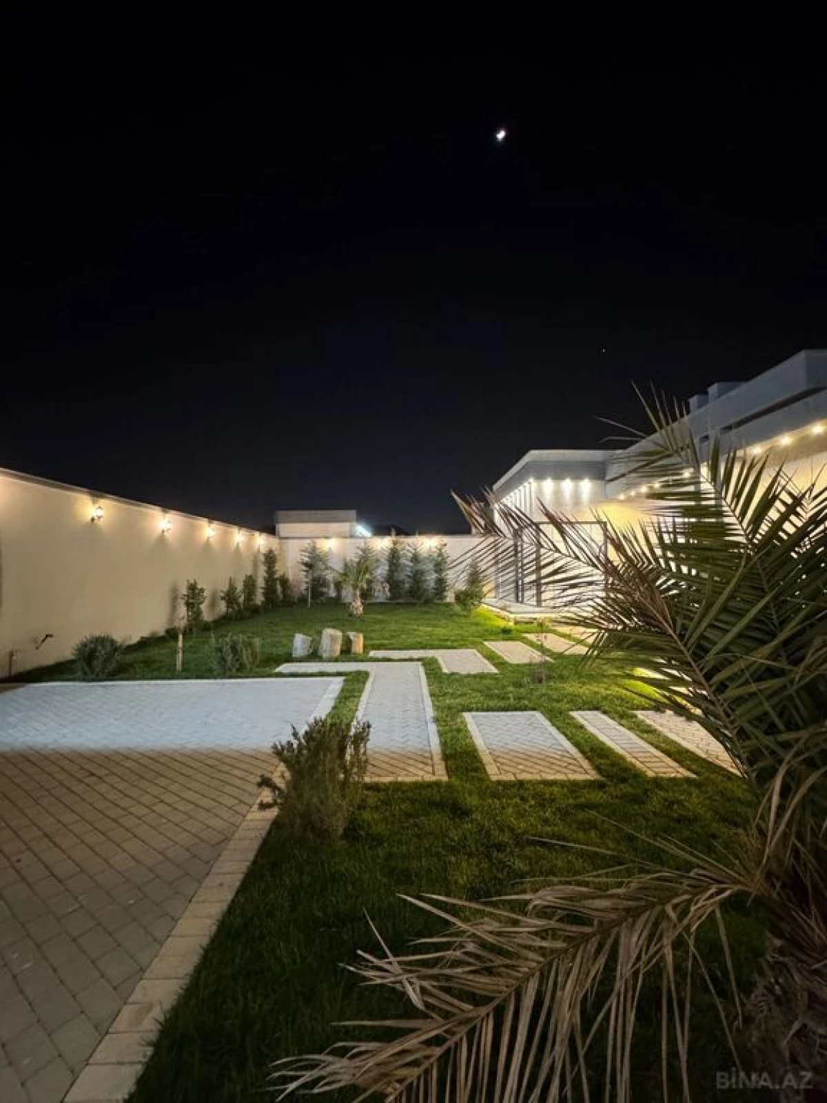 Satılır 5 otaqlı həyət evi 220 m²