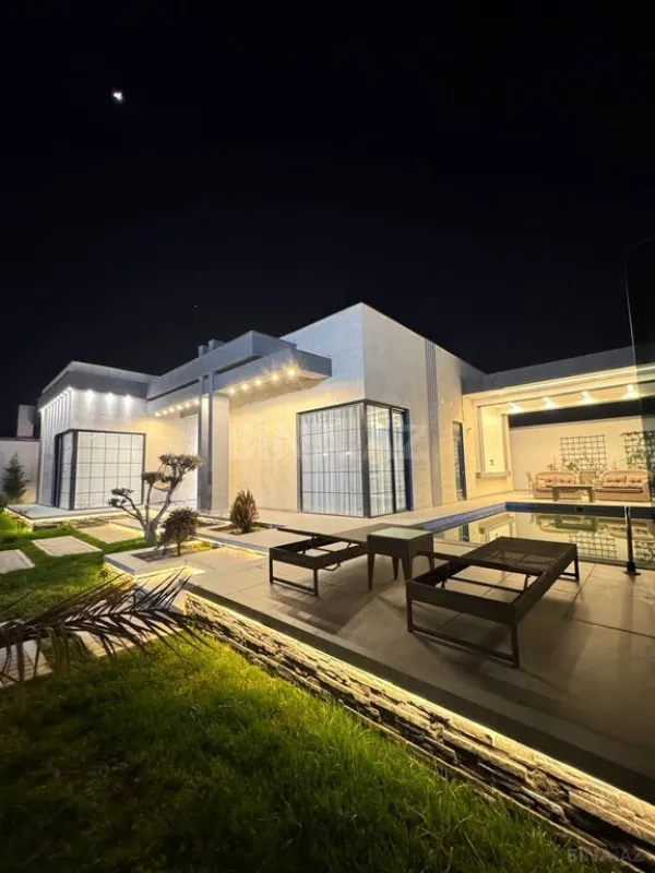 Satılır 5 otaqlı həyət evi 220 m²