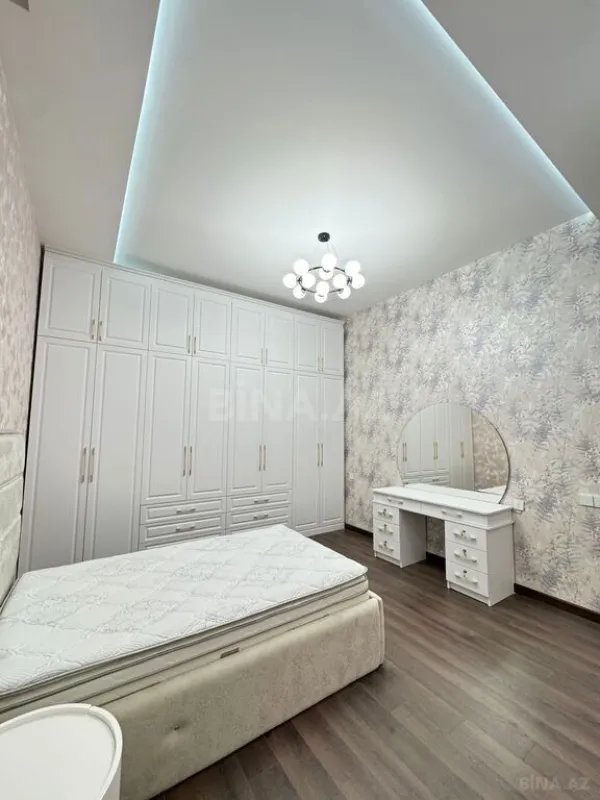 Satılır 5 otaqlı həyət evi 220 m²