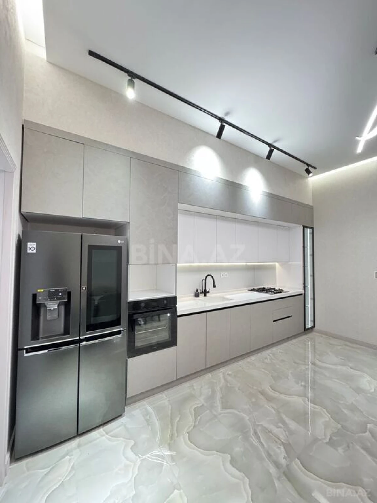 Satılır 5 otaqlı həyət evi 220 m²