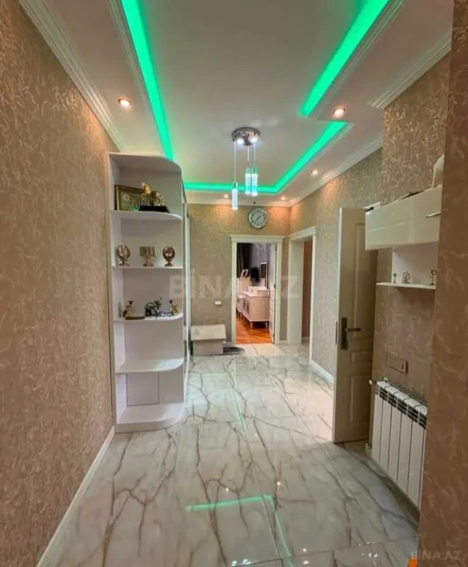 Satılır 3 otaqlı mənzil 130 m²