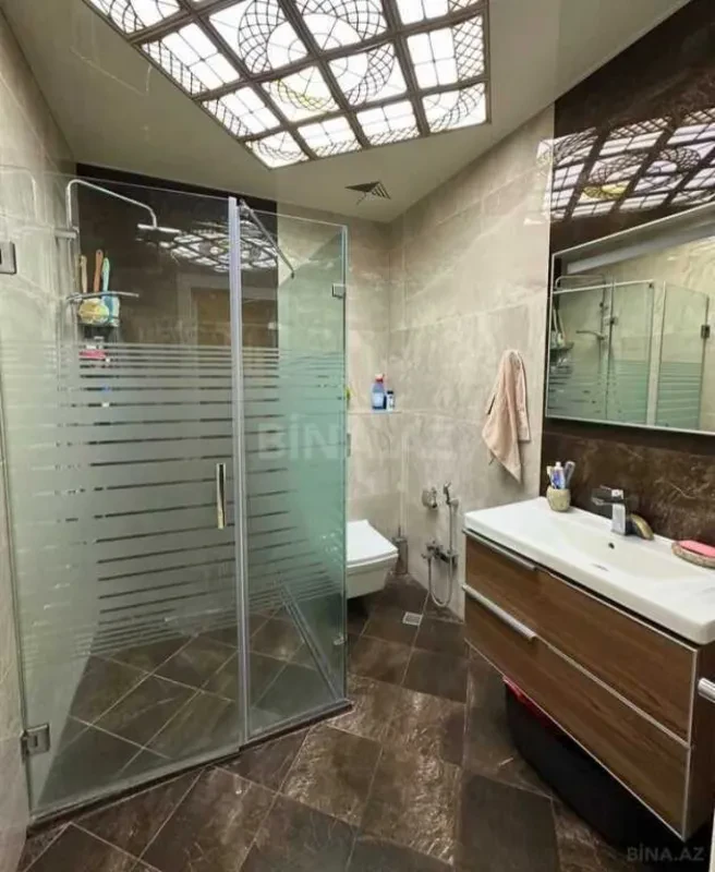 Satılır 3 otaqlı mənzil 130 m²