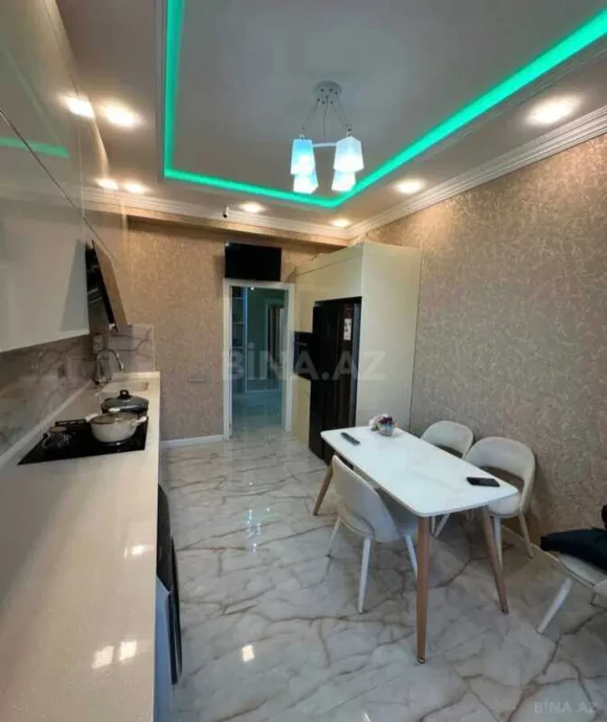 Satılır 3 otaqlı mənzil 130 m²