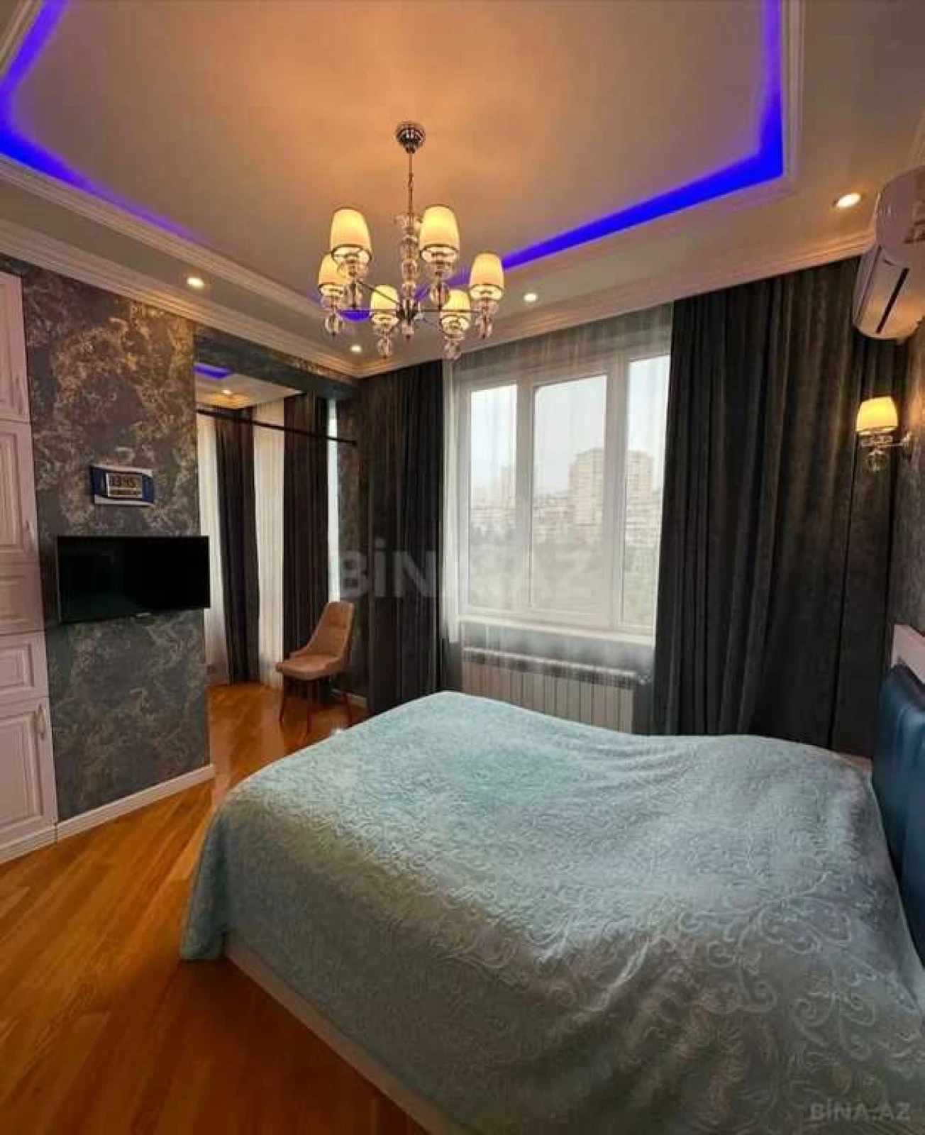 Satılır 3 otaqlı mənzil 130 m²