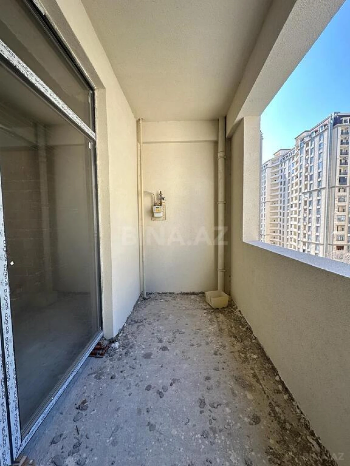 Satılır 3 otaqlı mənzil 170 m²