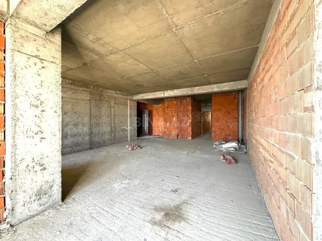 Satılır 3 otaqlı mənzil 170 m²