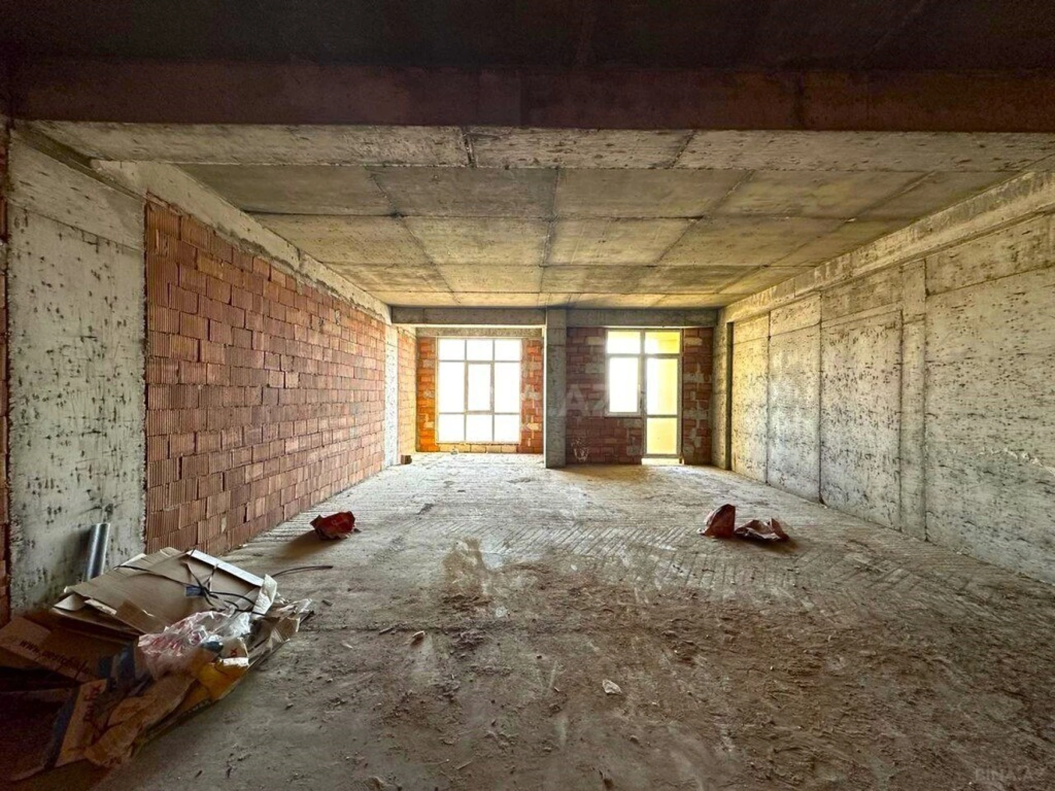 Satılır 3 otaqlı mənzil 170 m²