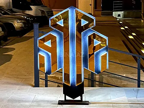 Satılır 3 otaqlı mənzil 105 m²