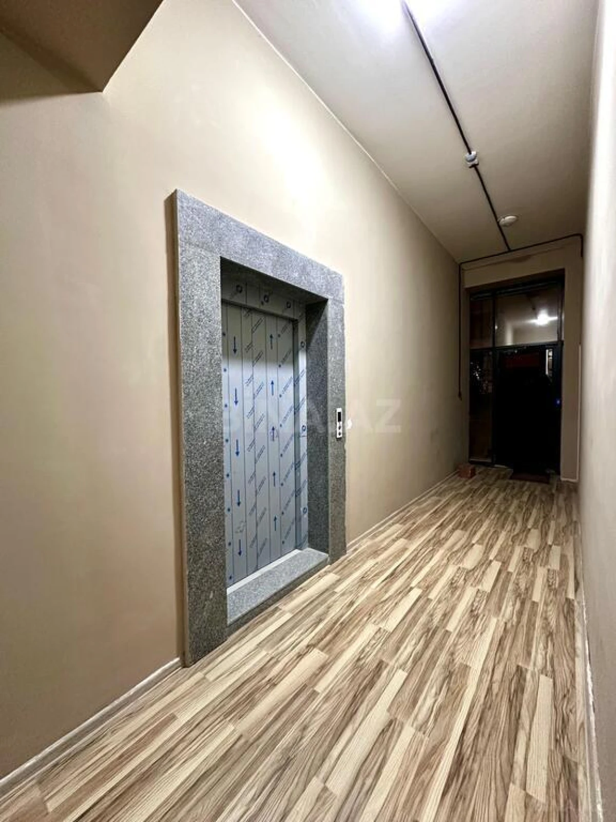 Satılır 3 otaqlı mənzil 105 m²