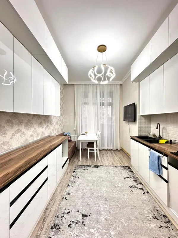 Satılır 3 otaqlı mənzil 105 m²