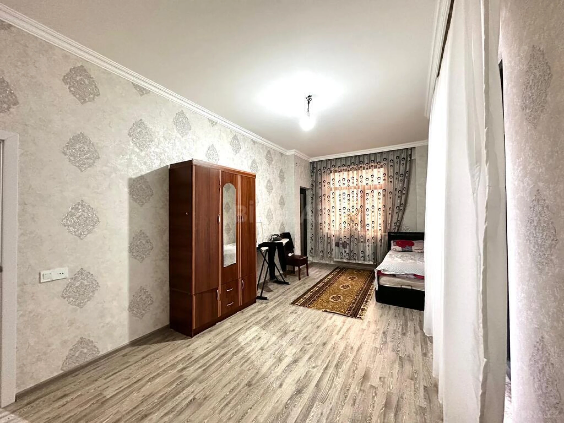 Satılır 3 otaqlı mənzil 105 m²