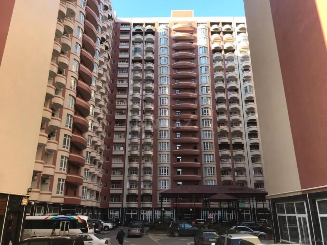 Satılır 3 otaqlı mənzil 140 m²