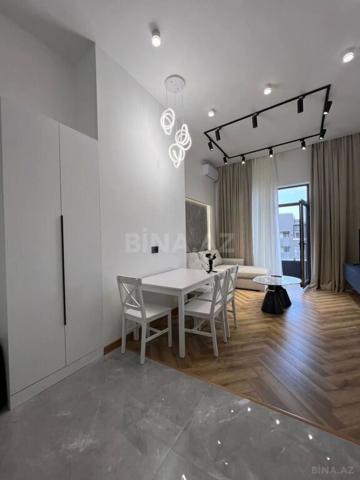 Kirayə verilir 2 otaqlı mənzil 60 m²