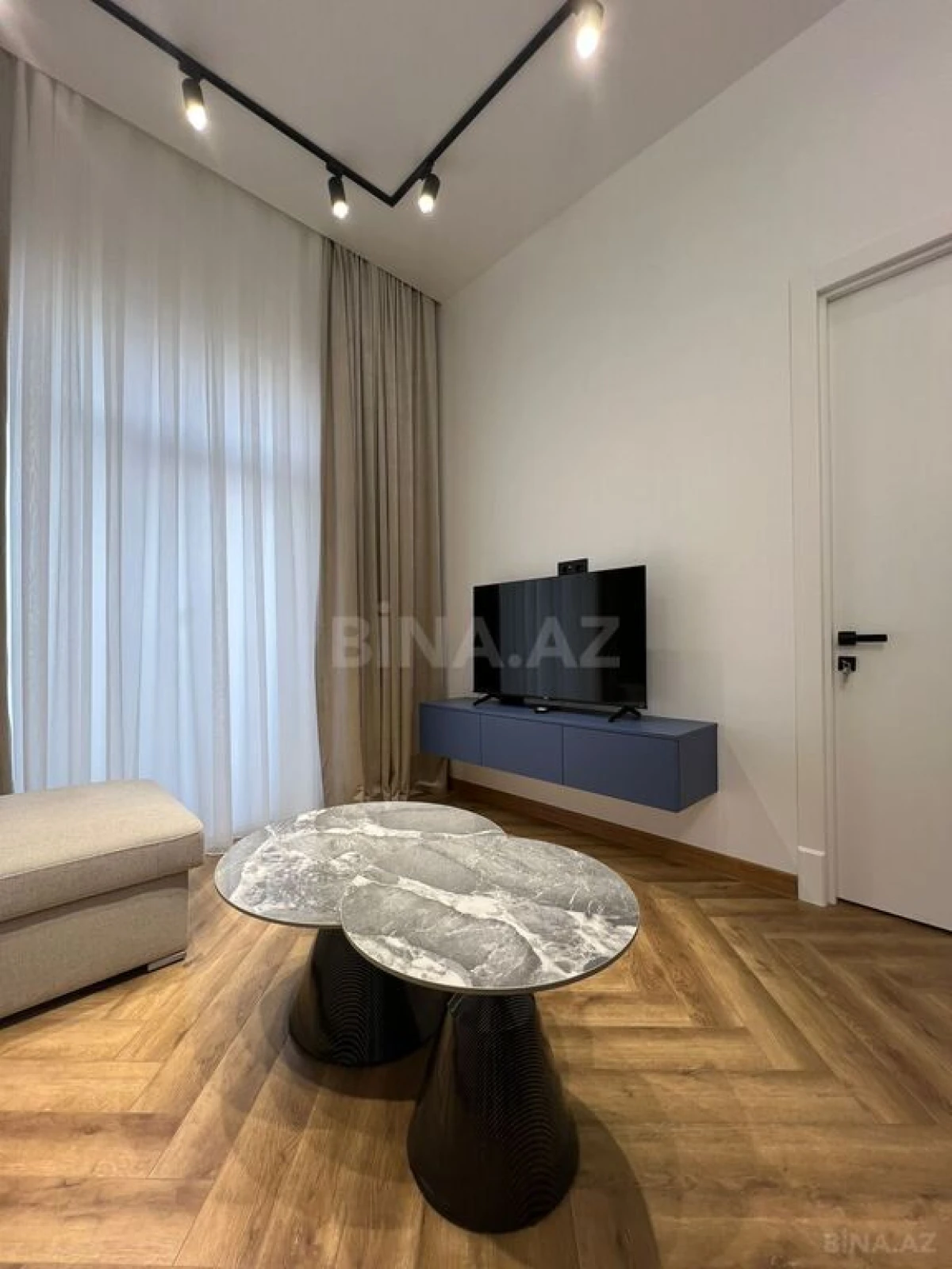 Kirayə verilir 2 otaqlı mənzil 60 m²