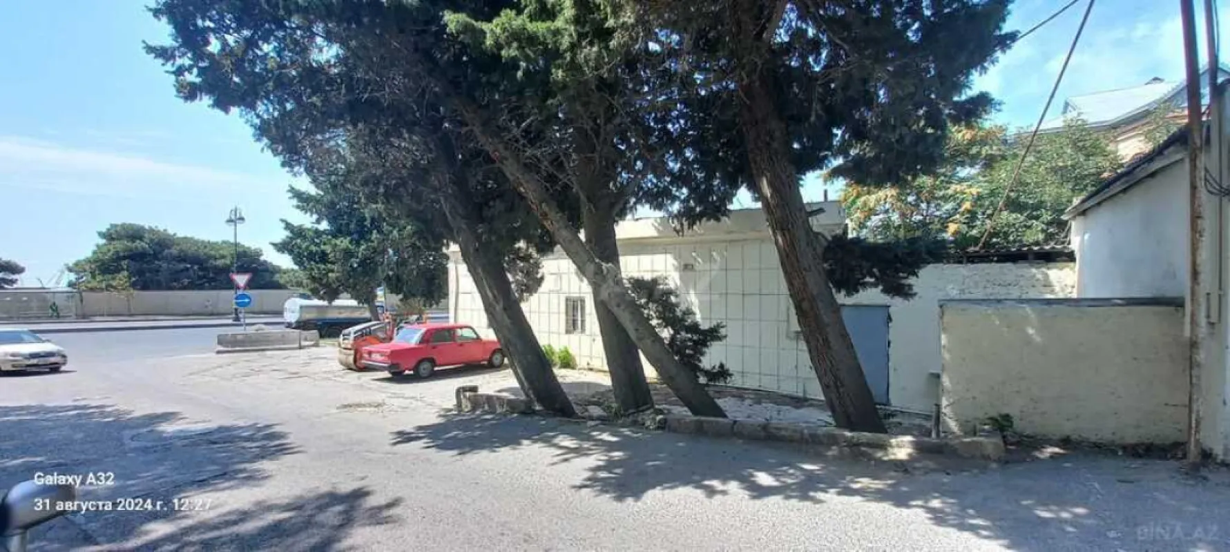 Satılır obyekt 200 m²