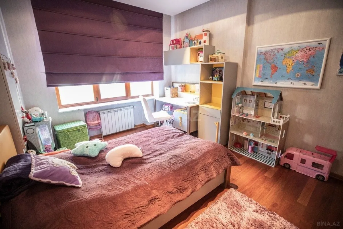 Satılır 3 otaqlı mənzil 121 m²