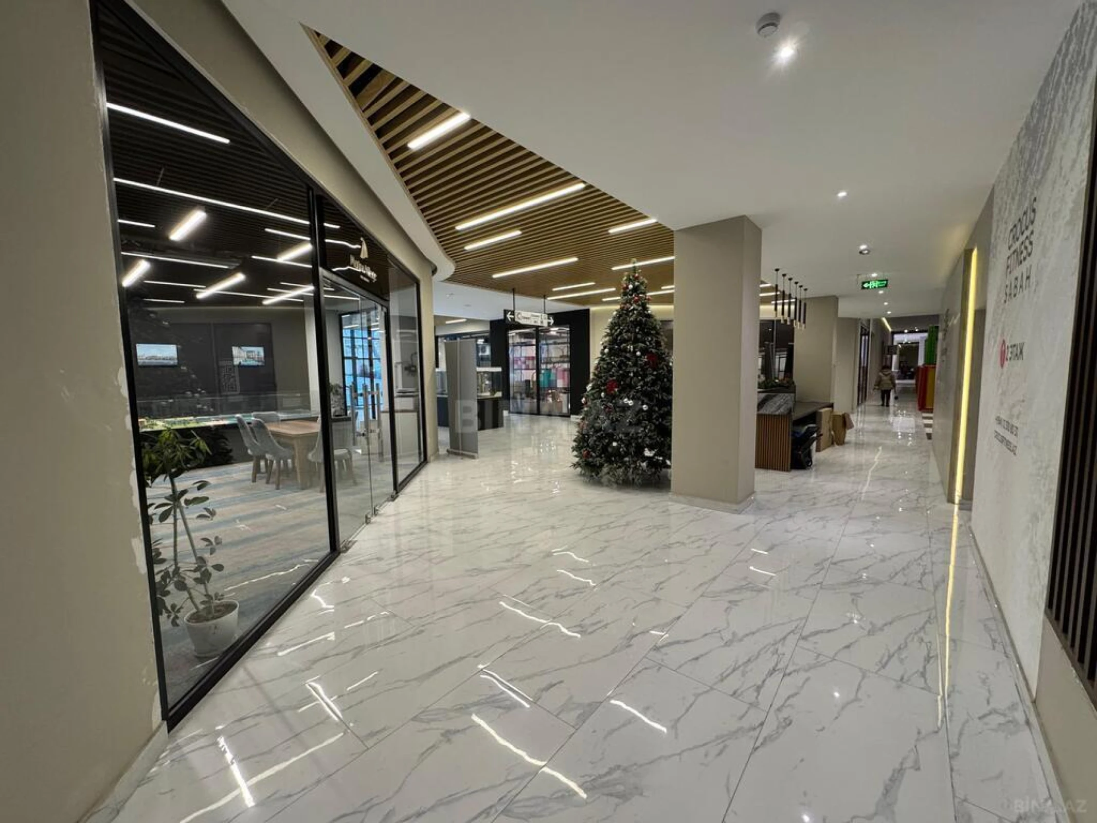 Satılır 4 otaqlı mənzil 170 m²