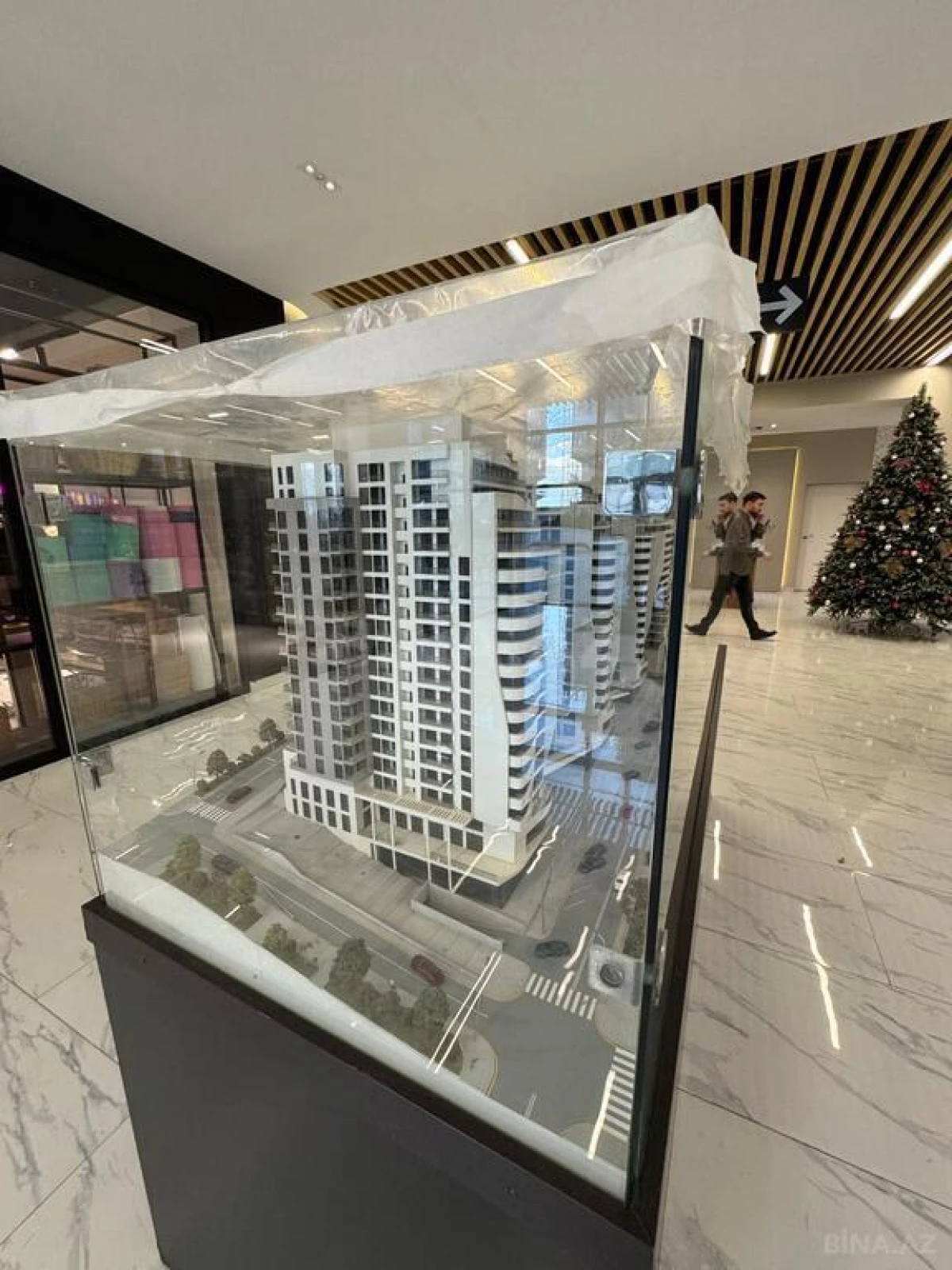 Satılır 4 otaqlı mənzil 170 m²