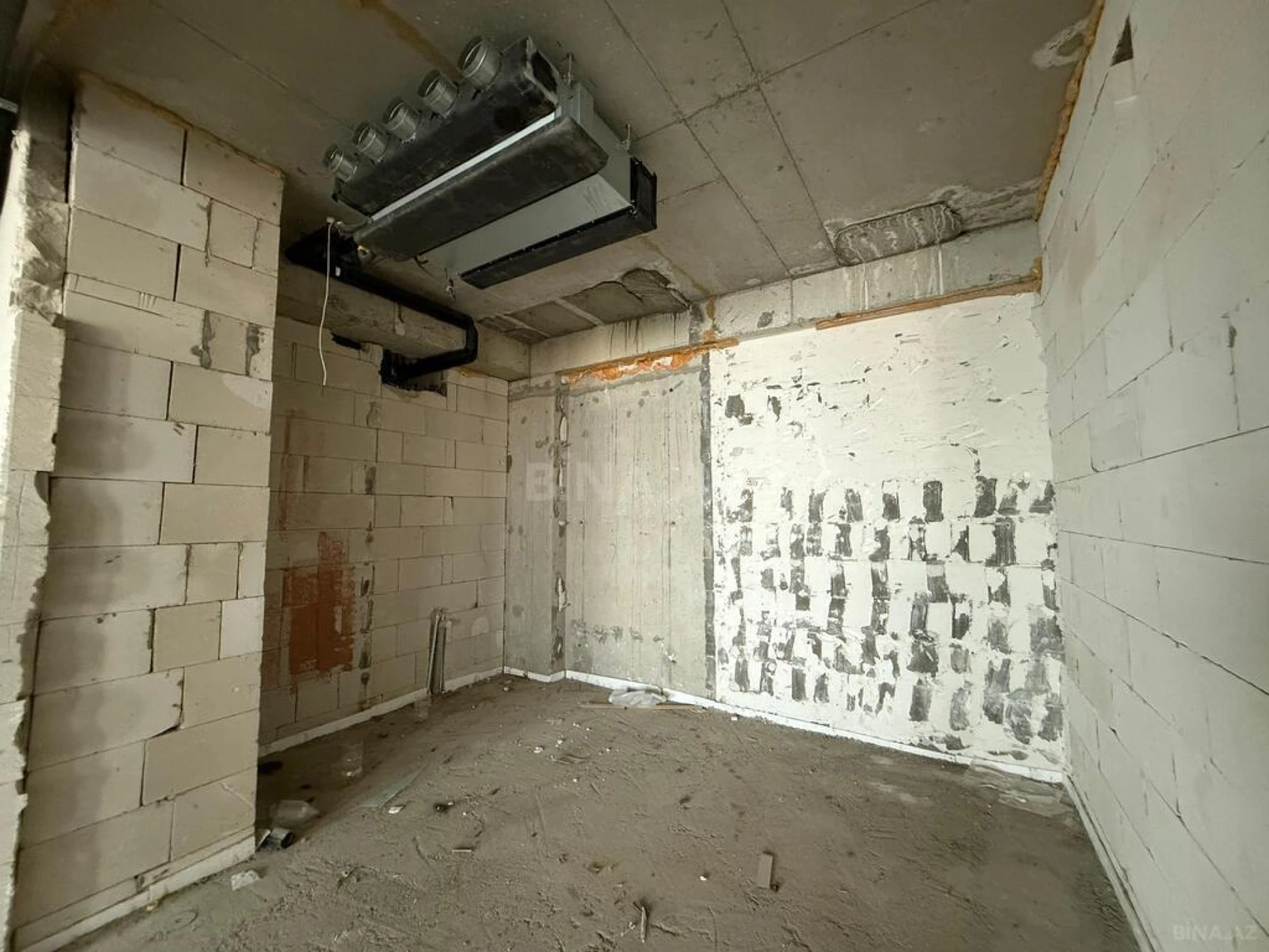 Satılır 4 otaqlı mənzil 170 m²