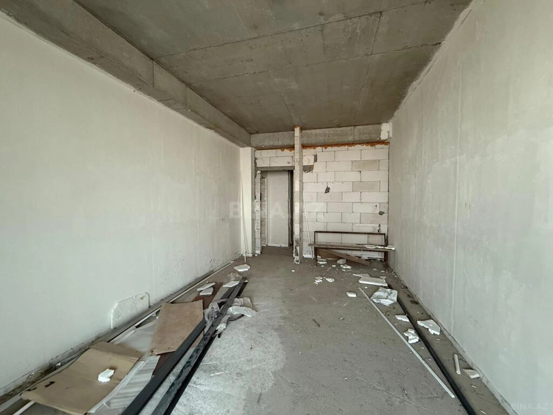 Satılır 4 otaqlı mənzil 170 m²