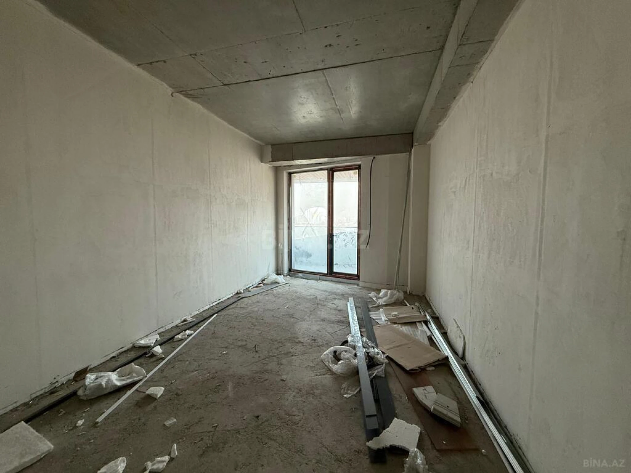 Satılır 4 otaqlı mənzil 170 m²