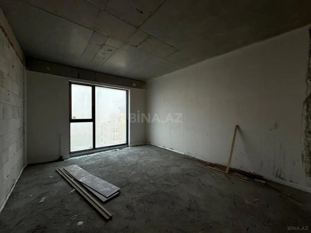 Satılır 4 otaqlı mənzil 170 m²